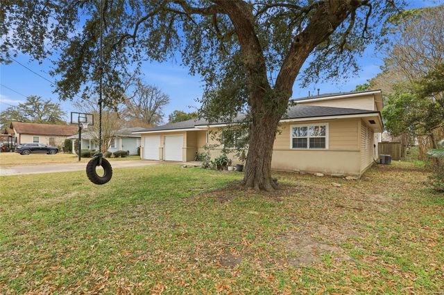 915 S 13th Street, Nederland, TX 77627