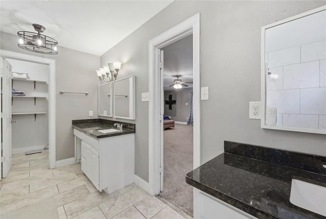 915 S 13th Street, Nederland, TX 77627