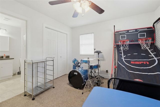 915 S 13th Street, Nederland, TX 77627