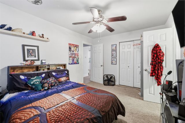 915 S 13th Street, Nederland, TX 77627