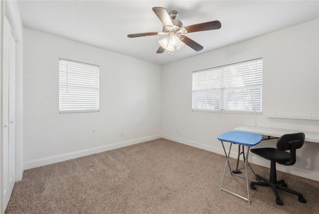 915 S 13th Street, Nederland, TX 77627