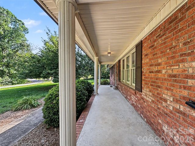213 Bostian Lake Road, Statesville, NC 28677