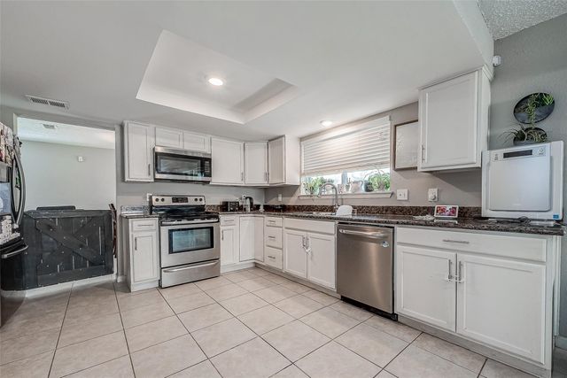 8619 Quail Burg Lane, Houston, TX 77489