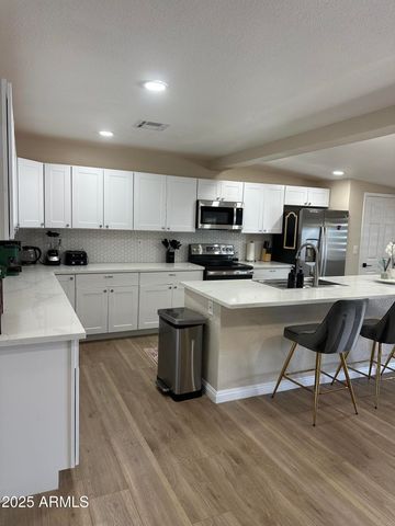 3209 E MARILYN Road, Phoenix, AZ 85032