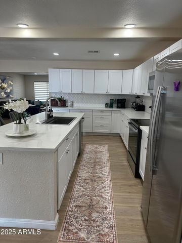 3209 E MARILYN Road, Phoenix, AZ 85032