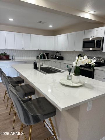 3209 E MARILYN Road, Phoenix, AZ 85032