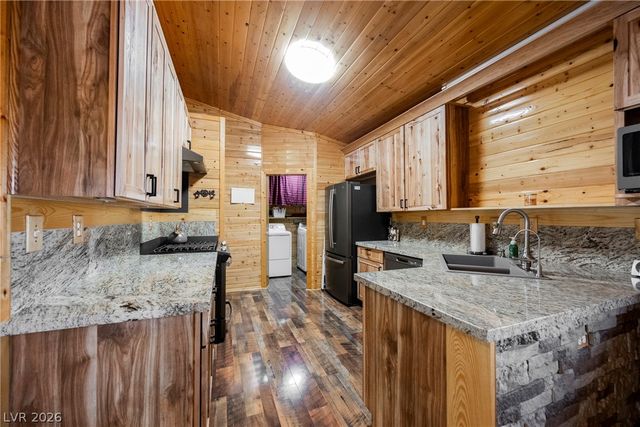 3021 Robincrest Court, North Las Vegas, NV 89031