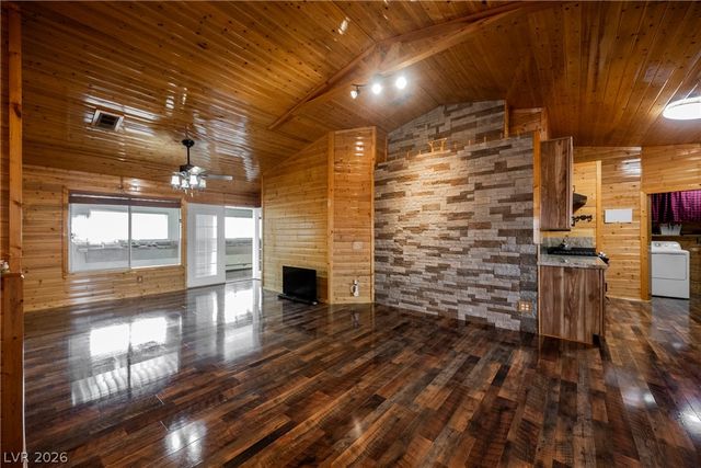 3021 Robincrest Court, North Las Vegas, NV 89031