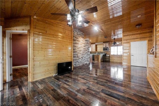 3021 Robincrest Court, North Las Vegas, NV 89031