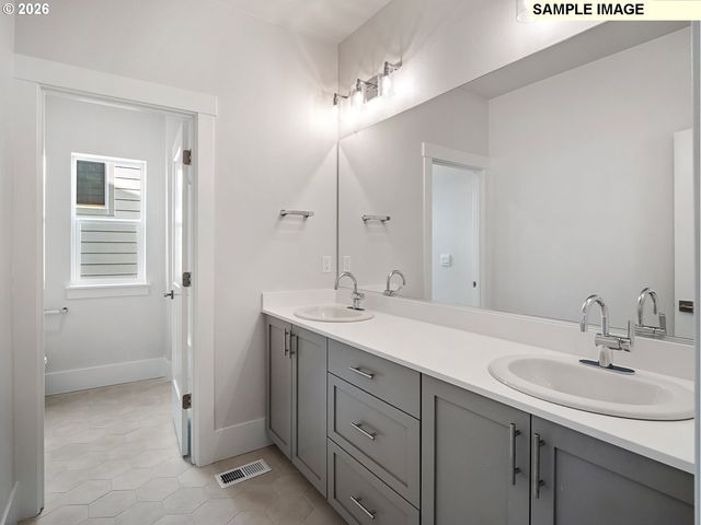 18110 Sw Hoover Ln, Beaverton, OR 97003