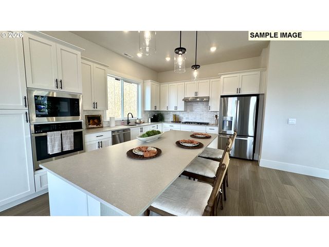 18110 Sw Hoover Ln, Beaverton, OR 97003
