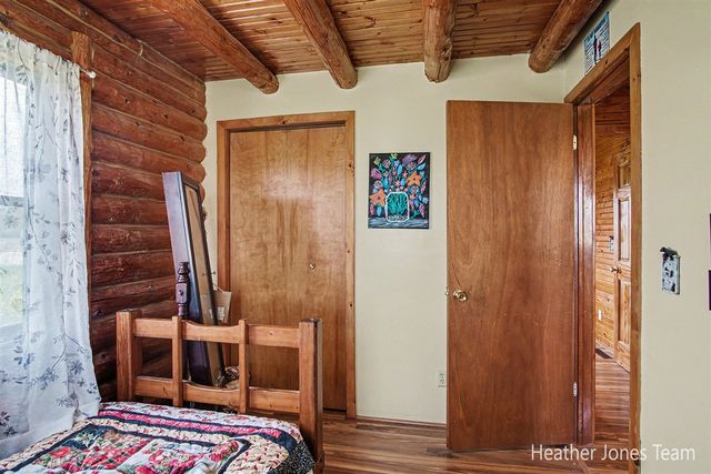 8038 N Greenville Road, Lakeview, MI 48850