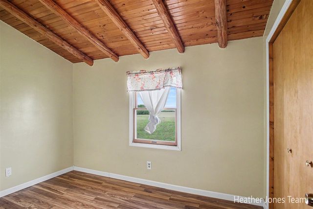 8038 N Greenville Road, Lakeview, MI 48850