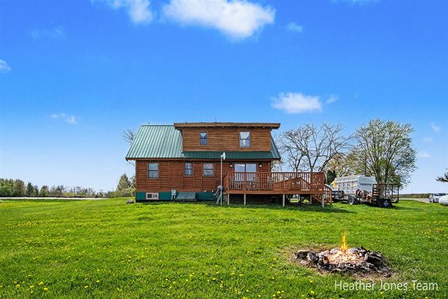 8038 N Greenville Road, Lakeview, MI 48850