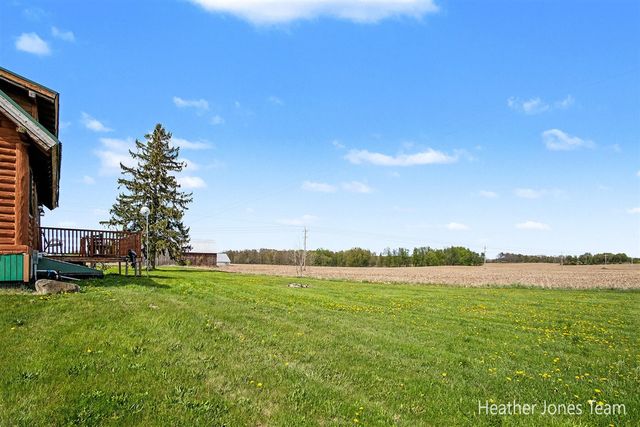 8038 N Greenville Road, Lakeview, MI 48850
