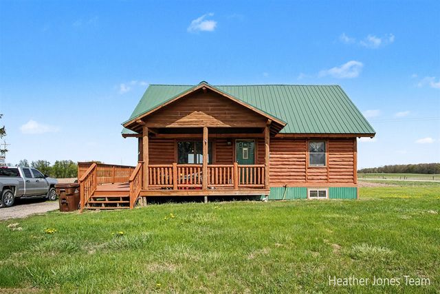 8038 N Greenville Road, Lakeview, MI 48850
