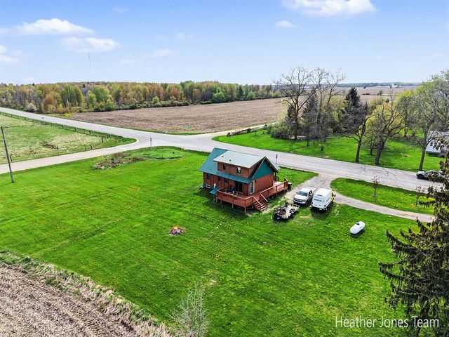 8038 N Greenville Road, Lakeview, MI 48850