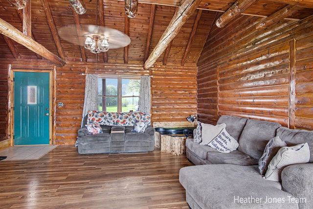 8038 N Greenville Road, Lakeview, MI 48850