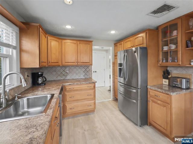 17 George Road, Emerson, NJ 07630