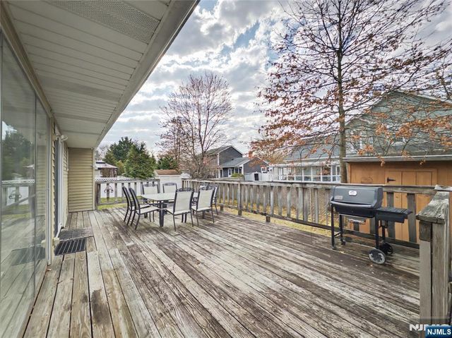 17 George Road, Emerson, NJ 07630