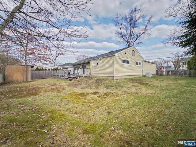 17 George Road, Emerson, NJ 07630