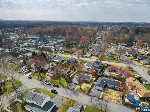 17 George Road, Emerson, NJ 07630