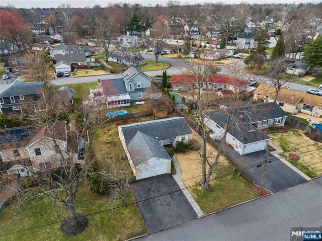 17 George Road, Emerson, NJ 07630