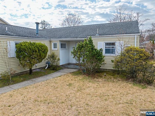 17 George Road, Emerson, NJ 07630