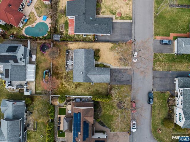 17 George Road, Emerson, NJ 07630
