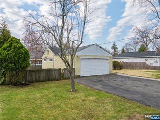 17 George Road, Emerson, NJ 07630