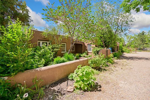 513 Plaza Balentine, Santa Fe, NM 87501