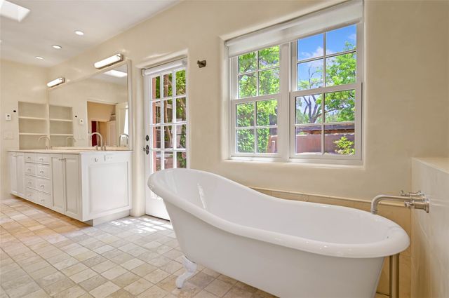 513 Plaza Balentine, Santa Fe, NM 87501