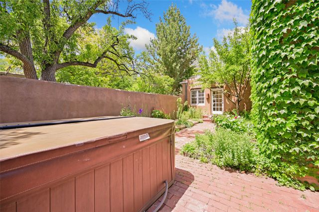 513 Plaza Balentine, Santa Fe, NM 87501