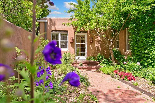513 Plaza Balentine, Santa Fe, NM 87501