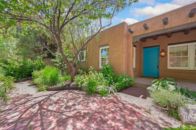 513 Plaza Balentine, Santa Fe, NM 87501