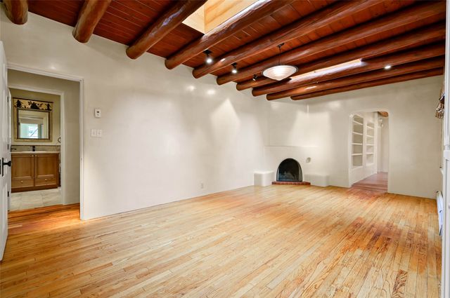 513 Plaza Balentine, Santa Fe, NM 87501