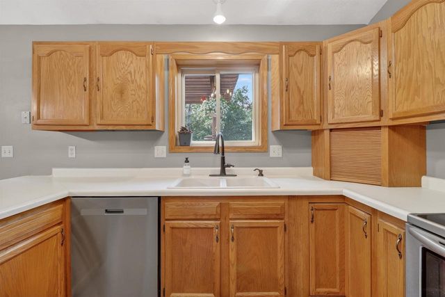 753 Walker Way, Edgerton, WI 53534
