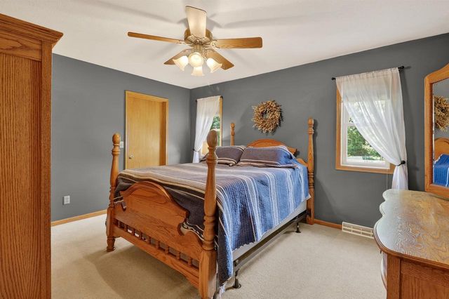 753 Walker Way, Edgerton, WI 53534