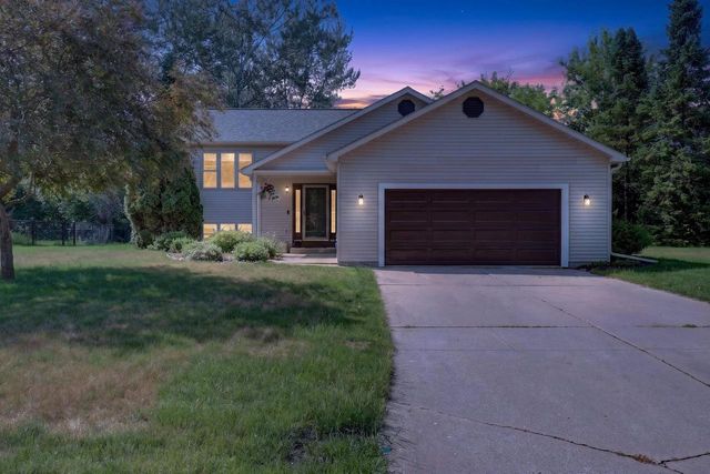 753 Walker Way, Edgerton, WI 53534