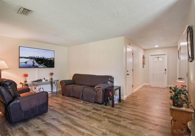 6881 Willow Creek Run, Lake Worth, FL 33463