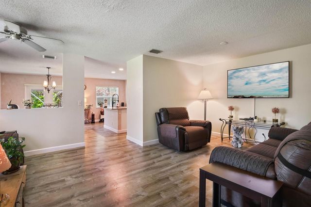 6881 Willow Creek Run, Lake Worth, FL 33463