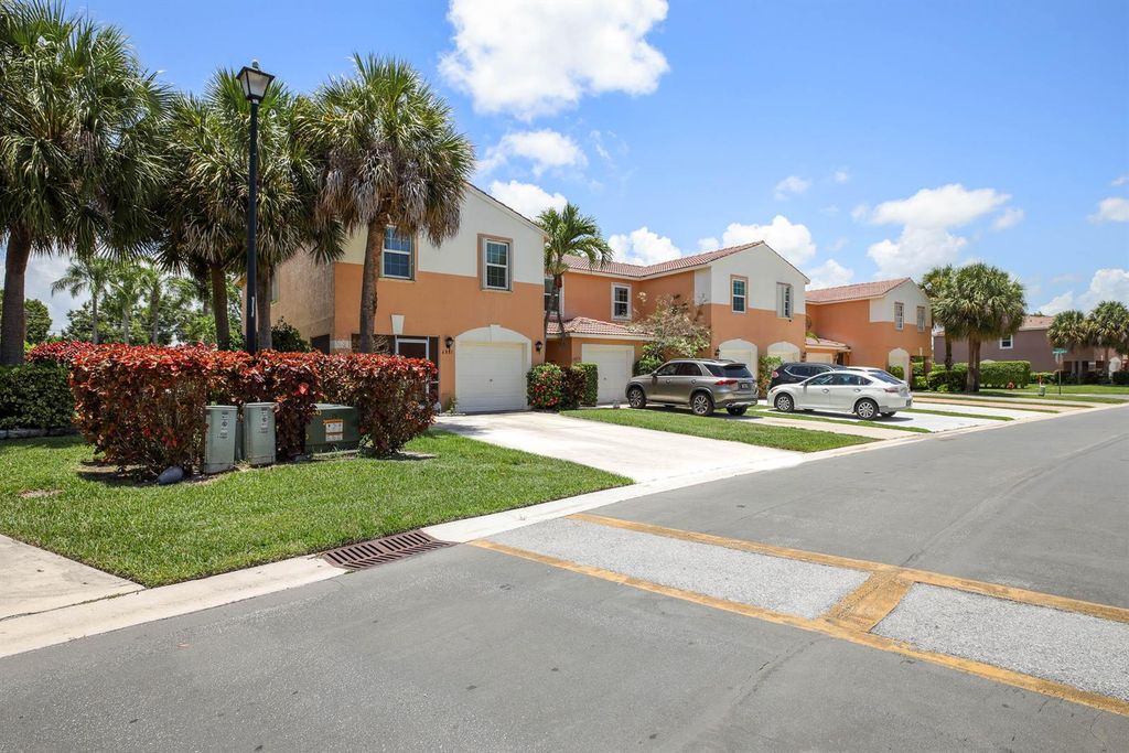 6881 Willow Creek Run, Lake Worth, FL 33463