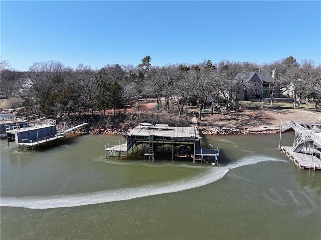 24 W Shore Drive, Edmond, OK 73007