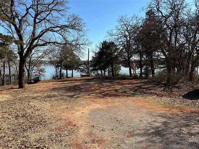 24 W Shore Drive, Edmond, OK 73007