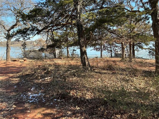24 W Shore Drive, Edmond, OK 73007