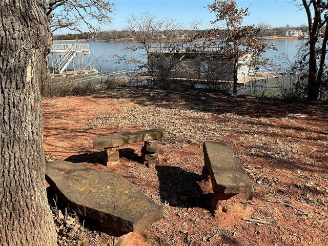 24 W Shore Drive, Edmond, OK 73007