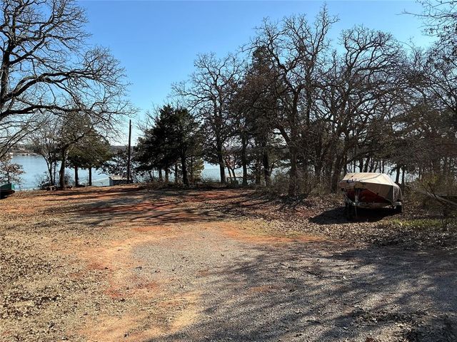 24 W Shore Drive, Edmond, OK 73007