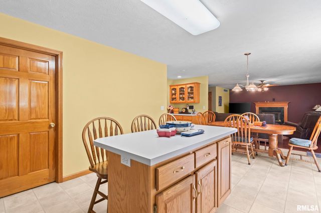 3908 Thackeray Drive, Springfield, IL 62711