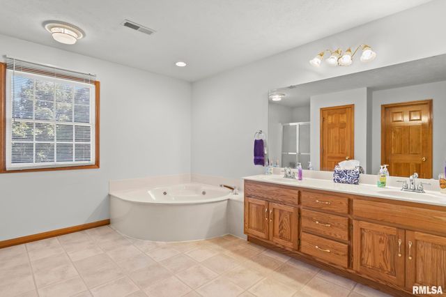 3908 Thackeray Drive, Springfield, IL 62711