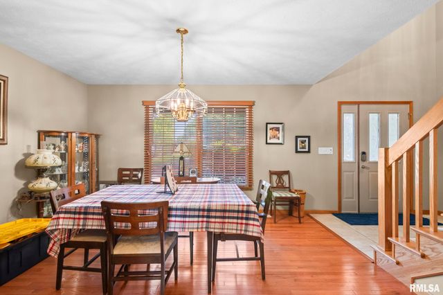 3908 Thackeray Drive, Springfield, IL 62711